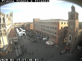 Imagen de vista previa de la cámara web Ferrara - square Trento e Trieste